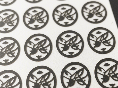 Felhatalmazza a gyártást az intelligens lézeres vágóvezérlővel